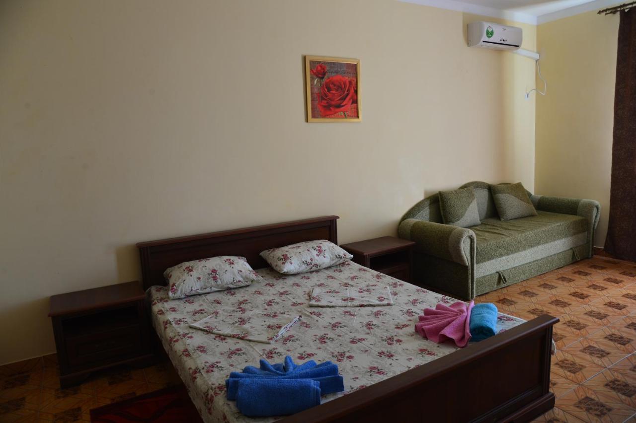 Hôtel Mayak à Zatoka Extérieur photo